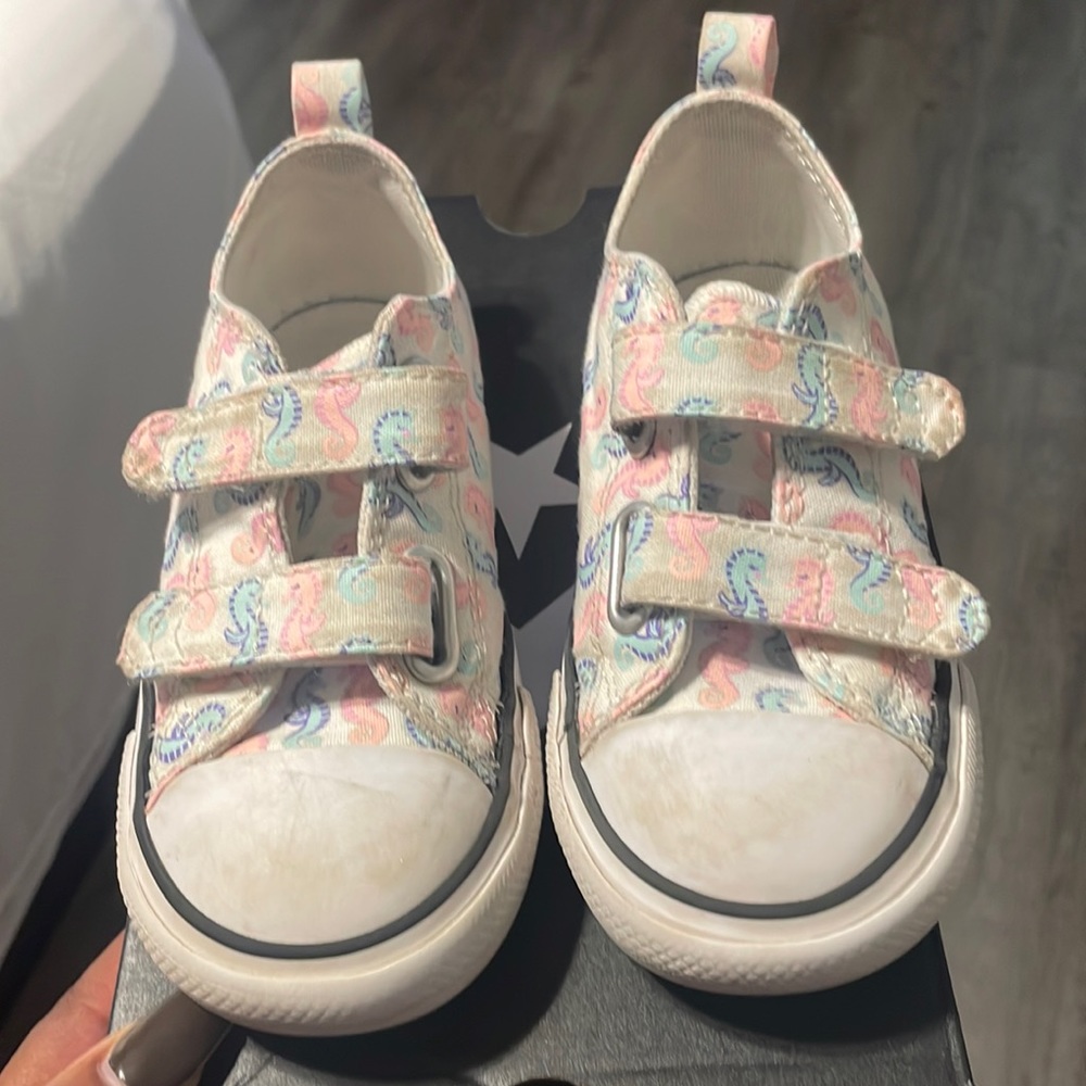 Toddler girl converse